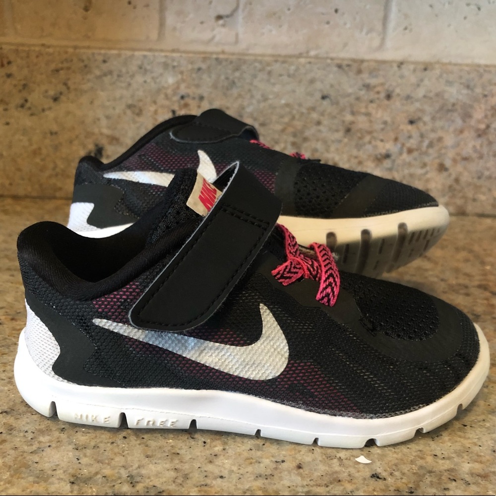 Toddler Nike tennis shoes